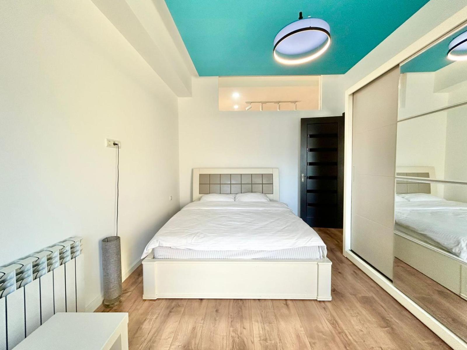City Center - Next To Holiday Inn -2Br Apartment Tbilisi Exterior foto